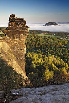 Stolová hora Lilienstein (vpravo)